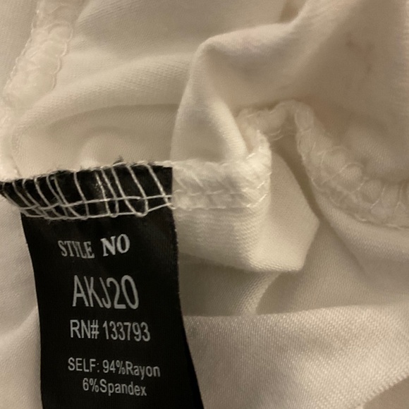 POL White Lace-Trimmed Kimono. Size Small. - Picture 6 of 6